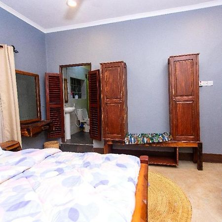 Moshi Urban Hostel And Backpackers Bagian luar foto