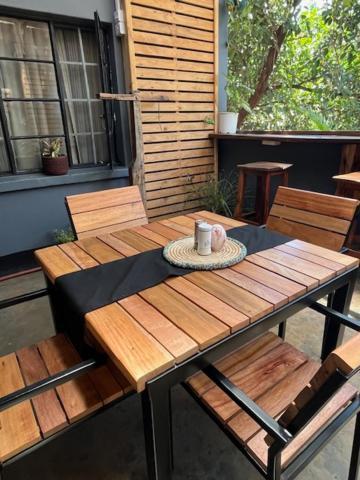 Moshi Urban Hostel And Backpackers Bagian luar foto